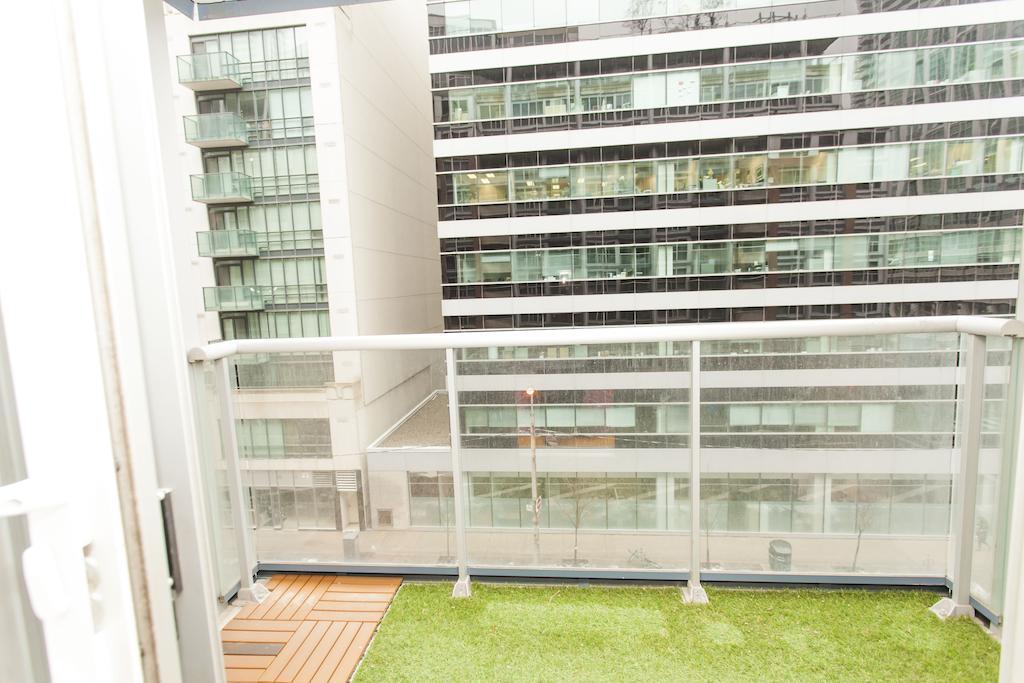 Red Maple Suites - Icon Toronto Phòng bức ảnh