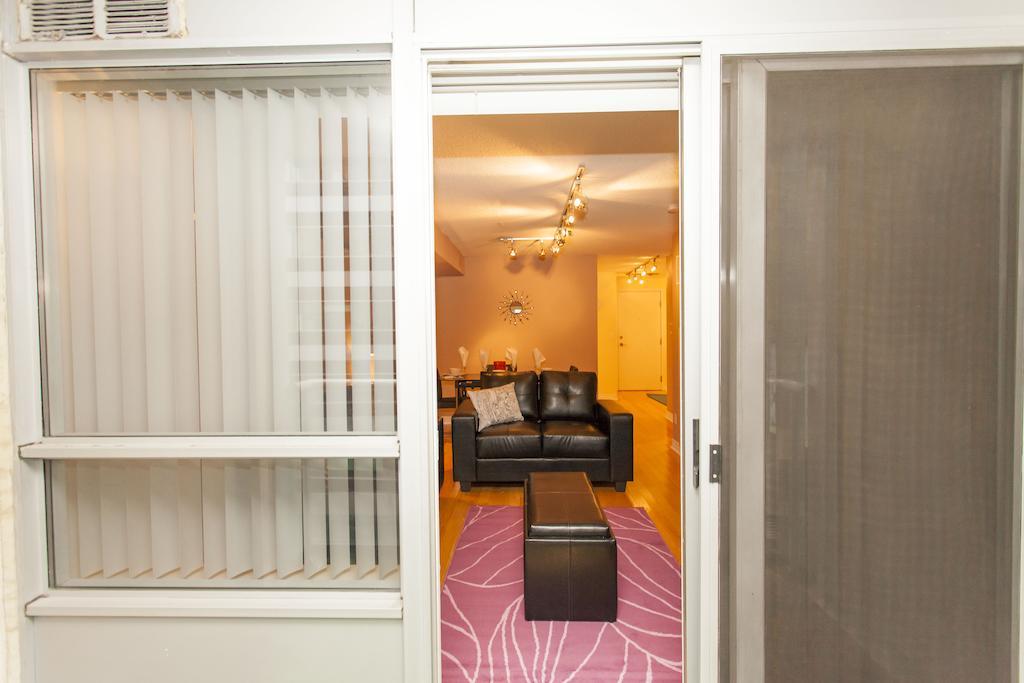 Red Maple Suites - Icon Toronto Phòng bức ảnh