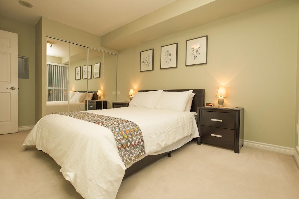 Red Maple Suites - Icon Toronto Phòng bức ảnh