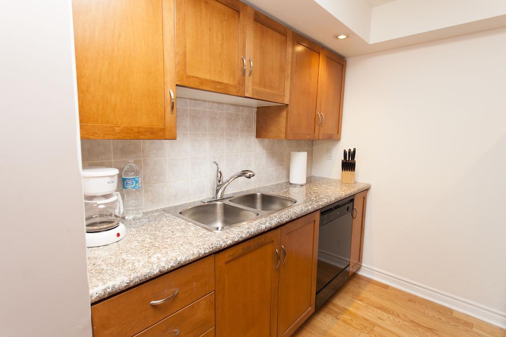 Red Maple Suites - Icon Toronto Phòng bức ảnh